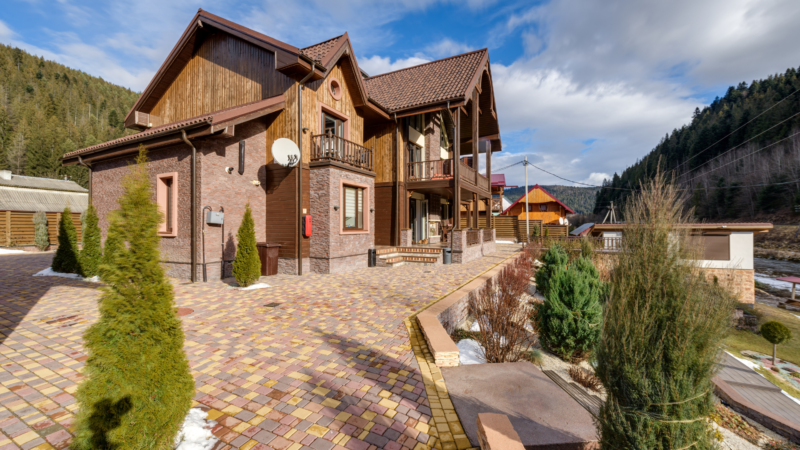 California Real Estate Broker Explains Flat-Fee Listing